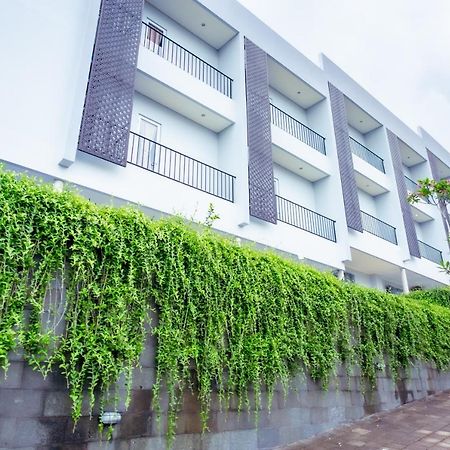 Nivasa Hotel Ungasan Buitenkant foto