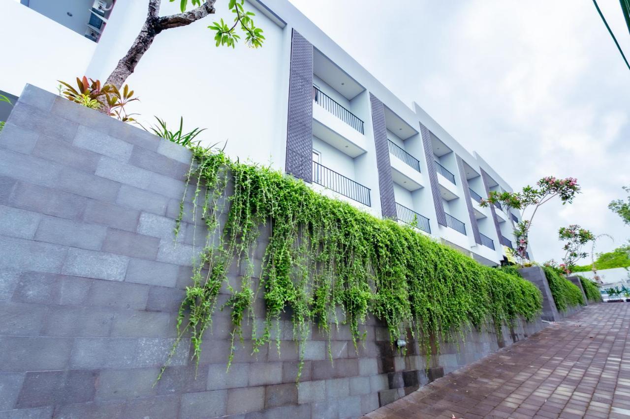 Nivasa Hotel Ungasan Buitenkant foto